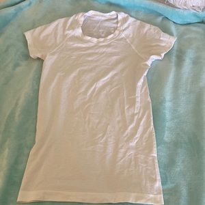 White Short Sleeve Lululemon Swiftly Tech Size 4 Regular Length